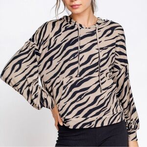 Le Lis Animal Print Top